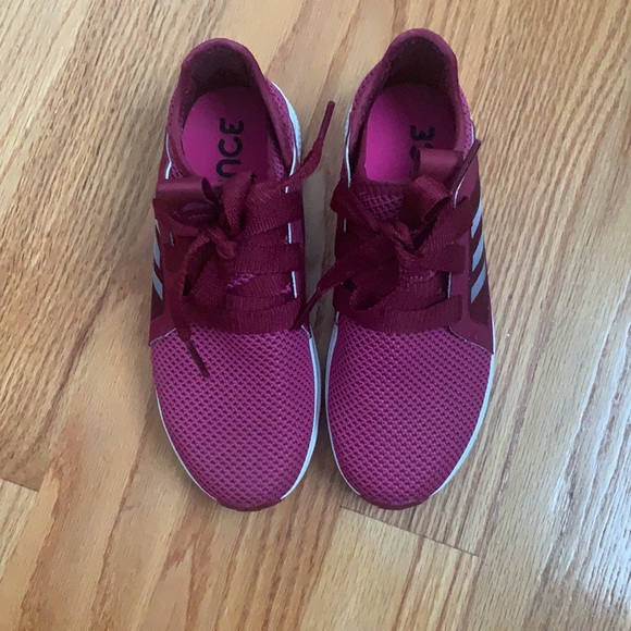 New Adidas Bounce Sneakera - Picture 2 of 4